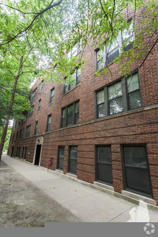 Building Photo - 1941 W Winnemac Ave Rental