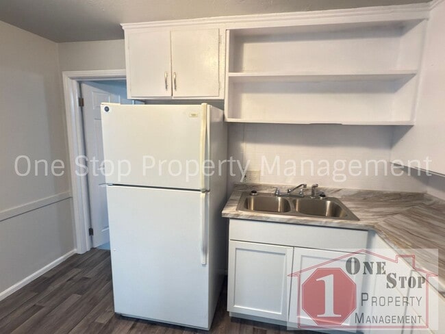 Photo - Beautiful 2 Bedroom 1.5 Bathroom in Kansas...