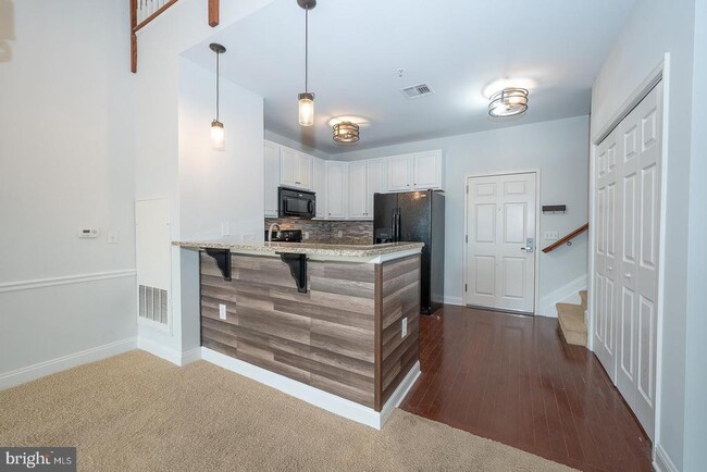 Photo - 300 W Elm St Unit 2410