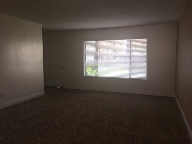 Photo - Single level condo, community pool, update...
