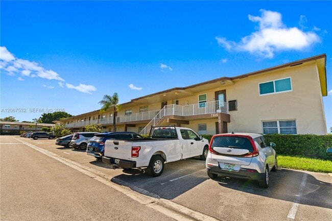 Photo - 7305 NW 5th Ct Unidad 204