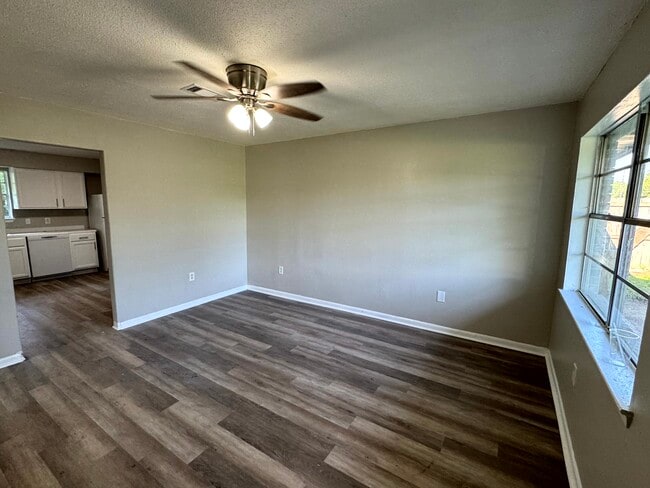 Photo - 12311 Dedeaux Rd