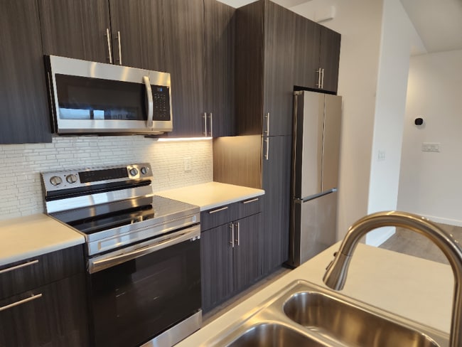 Photo - 570 Bent River Rd