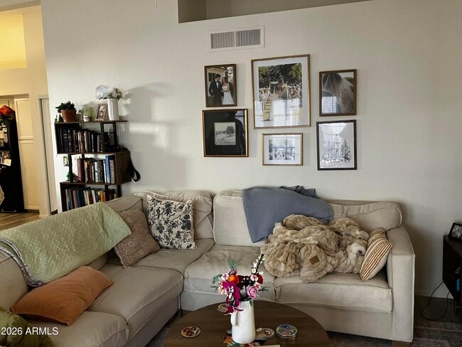 Building Photo - 7300 N Dreamy Draw Dr