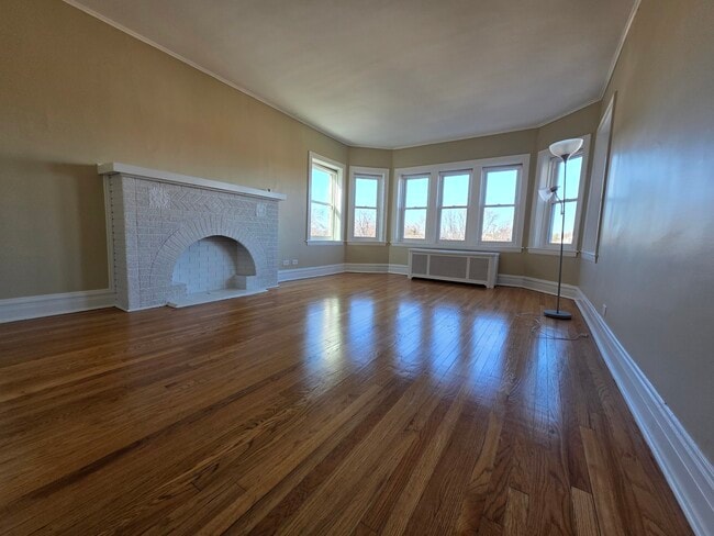 Photo - 4831 W Roscoe St Unit 2