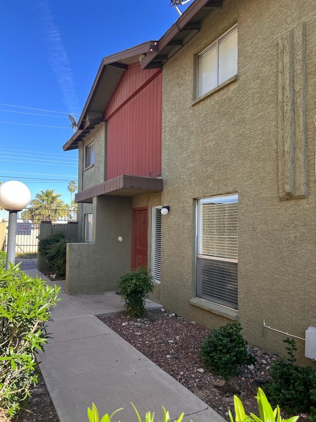 Building Photo - 4615 N 39th Ave Rental