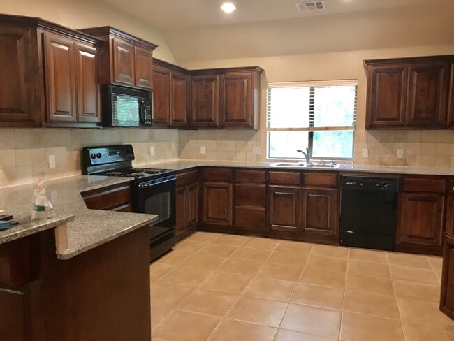 Photo - 3 bd/2 ba on Half acre - Edmond Schools
