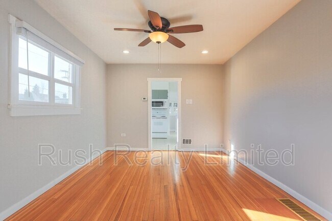 Photo - 397 S Logan St