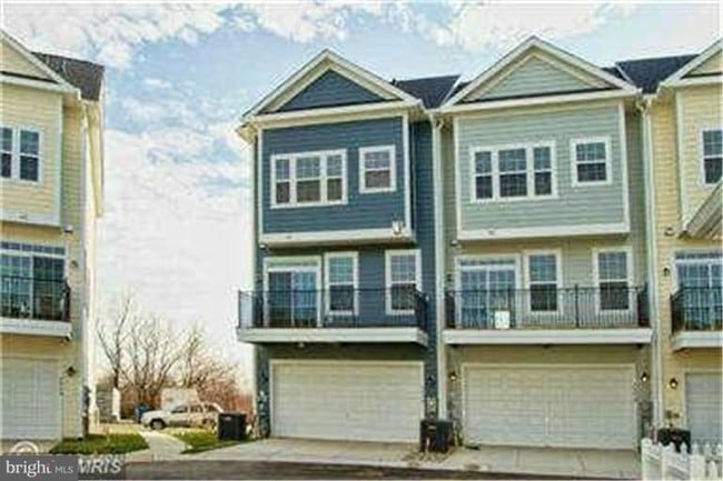 Building Photo - 5813 Lois Ln