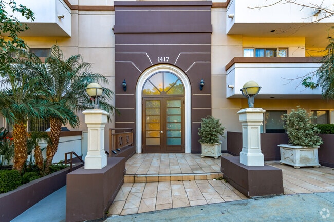 Entrada - Butler Cabana by Wiseman