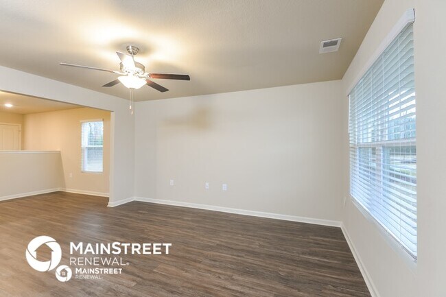 Photo - 690 Clover Cir