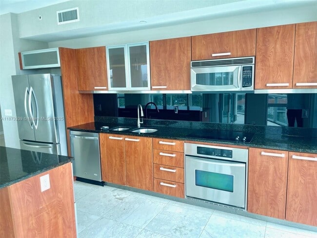 Building Photo - 3131 NE 188th St Unit 1-702 Rental
