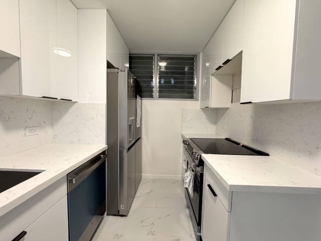 Photo - 780 Amana St