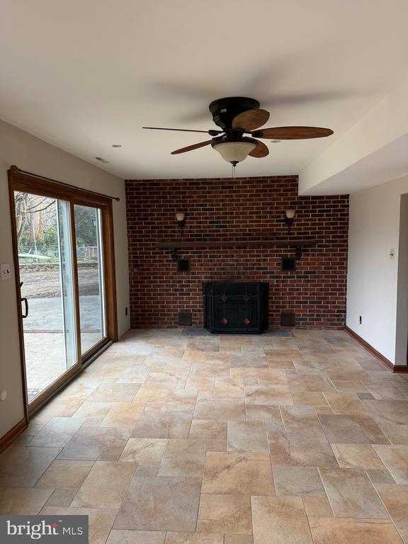 Photo - 448 Lake Ave