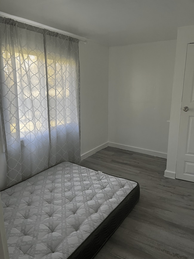 Photo - 265 Coddington Rd