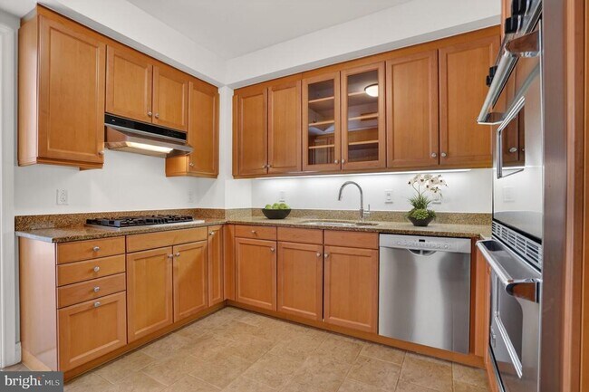 Photo - 1155 23rd St NW Unit 5D