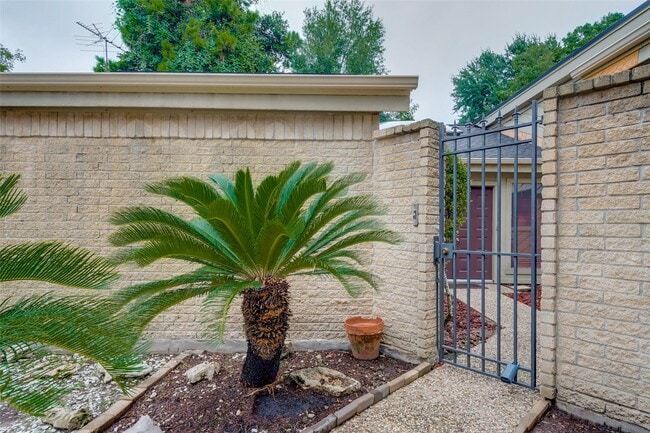 Photo - 6030 Gallant Forest Dr