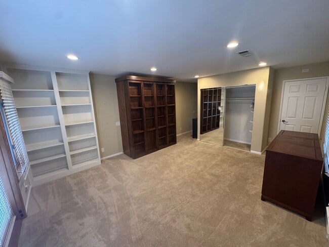 Building Photo - Quail Canyon Rd Unit Apt #A