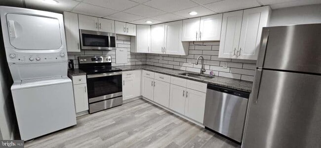 Building Photo - 4312 Forest Ln Unit A-5