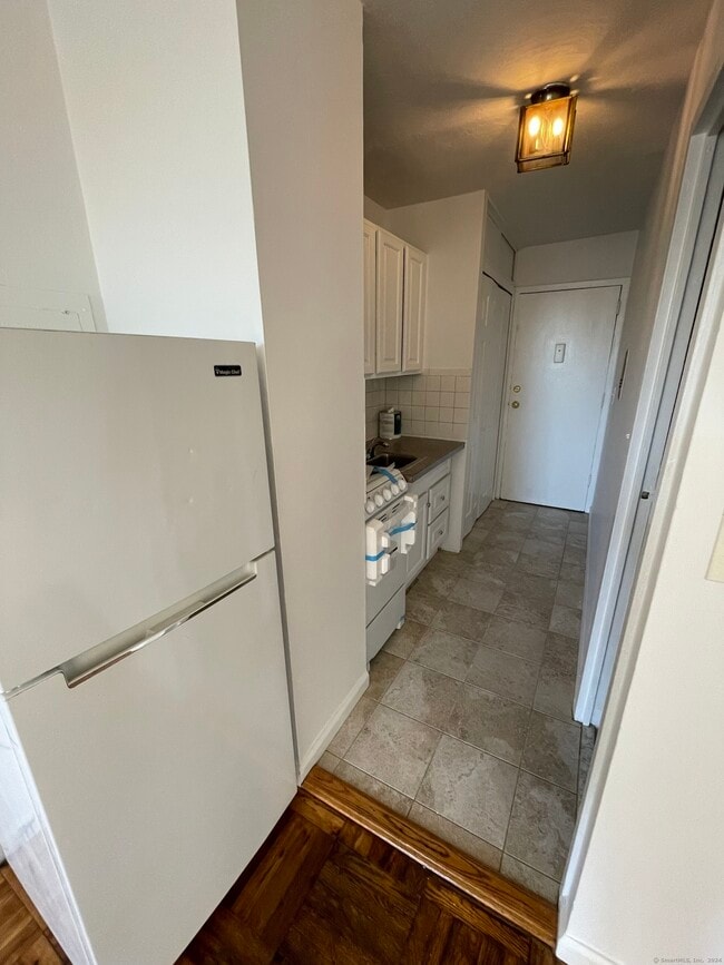 Photo - 87 Glenbrook Rd Unit APT 3C