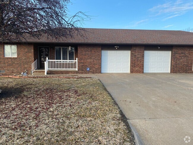 Building Photo - 523-527 W. Jewell, Russell Unit 527 W. Jewell Rental