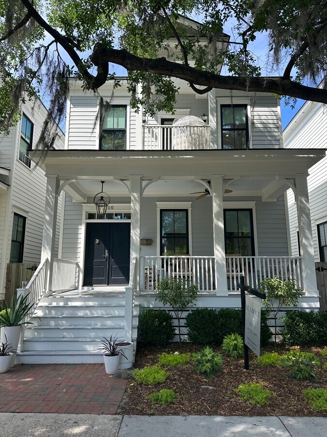 Photo - 110 E 38th St