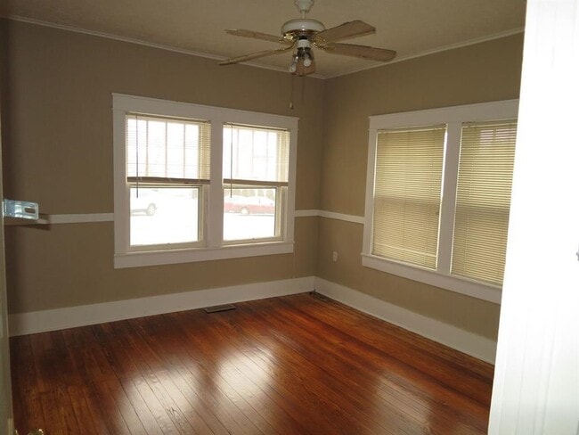 1048 Elm St