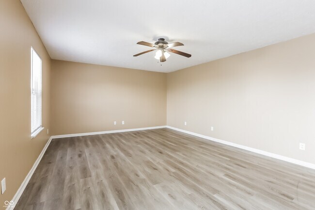 Photo - 6672 Colleens Way