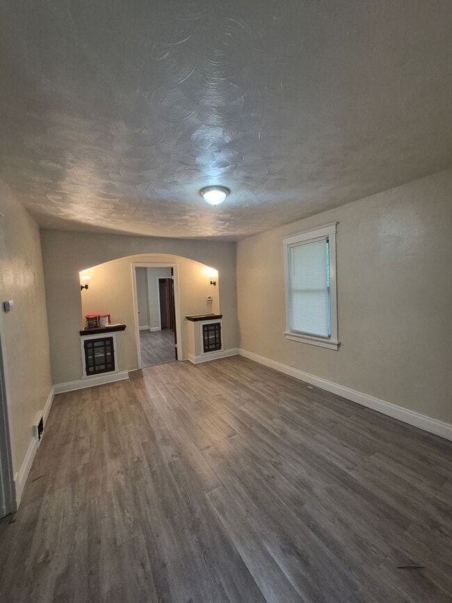 Photo - 2140 Rosebud Ave