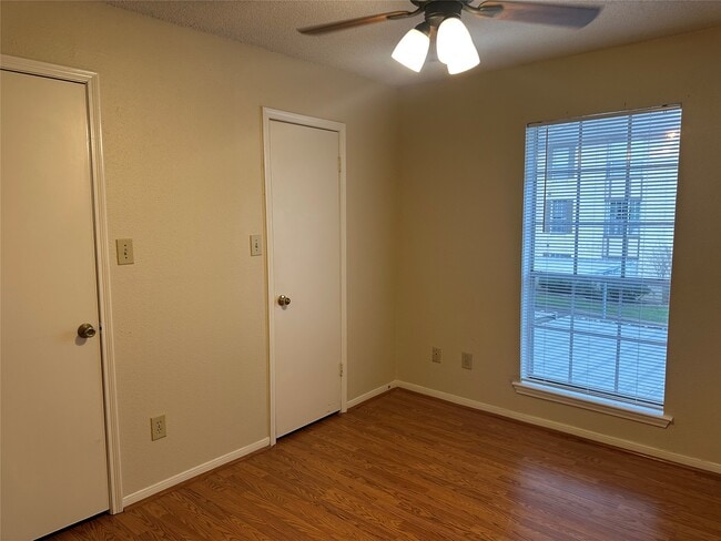 Photo - 2121 Hepburn St Unit 104
