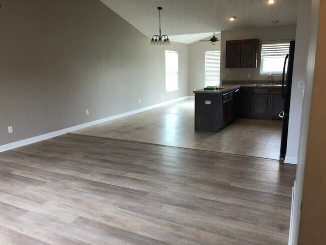 Photo - 6593 Majestic Dr