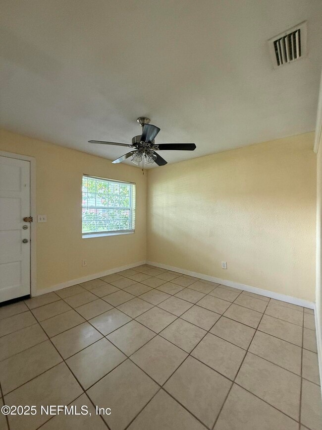 Photo - 3043 Belden St