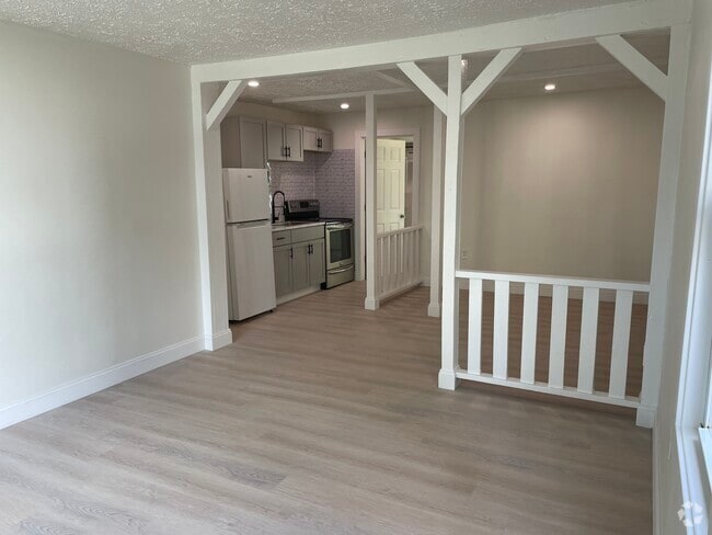 Building Photo - 55 Franklin Ave Unit 2 Rental