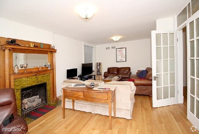 Building Photo - 717 W Roscoe St Unit 1 Rental