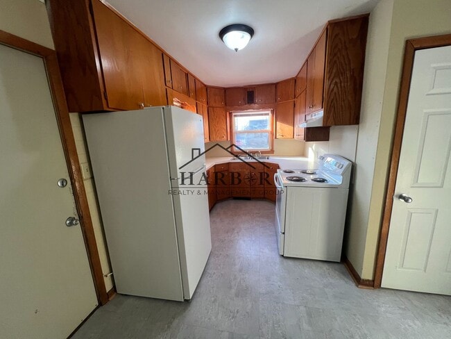Building Photo - 804 12th Ave SW Rental