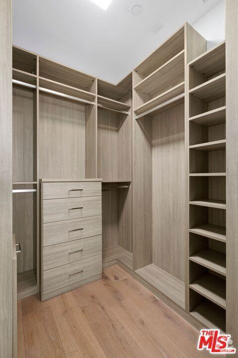 Building Photo - 8899 Beverly Blvd Rental