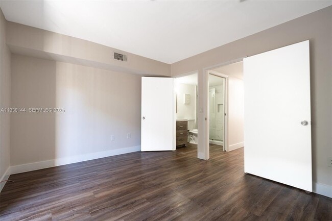 Photo - 6806 NW 166th Terrace Unidad 604