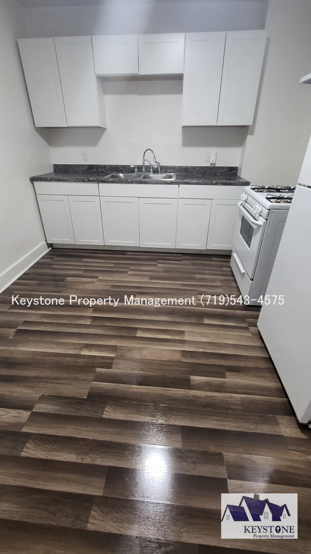 Photo - Pet Friendly! Small Dog Allowed - Duplex - 1 Bedroom/1 Bathroom/1 Car Garage for Storage  $875/$875 Unit 1102 W. 16th Street