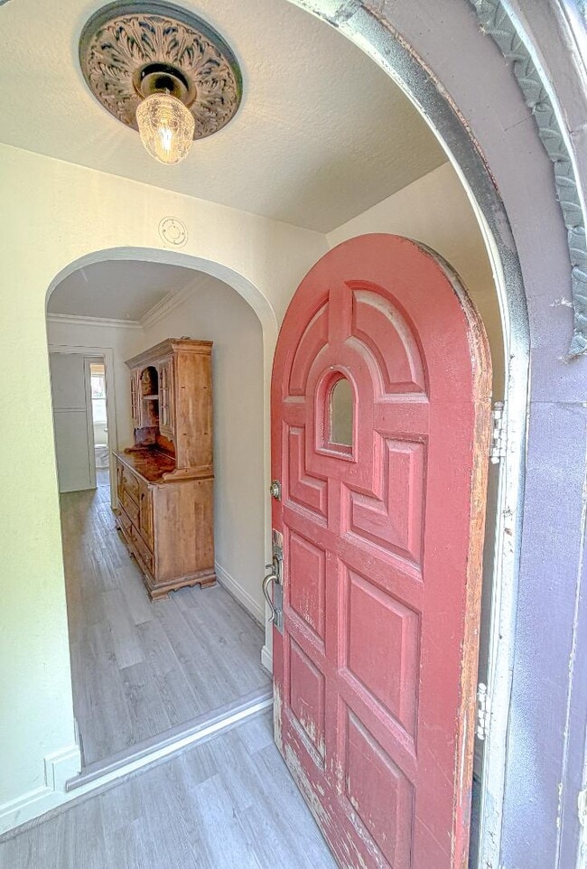 Photo - 220 8th St
