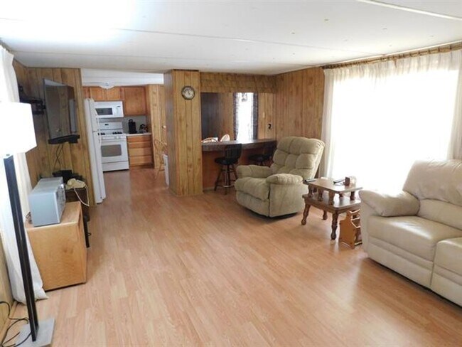 Photo - 3bedroom 2 bath with acreage