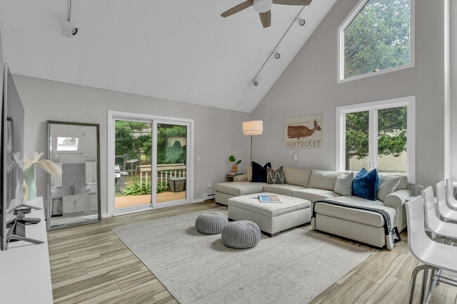 Photo - 11 Copper Hill Dr