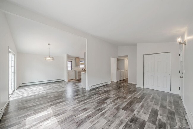 Photo - 28 Ashwood Dr