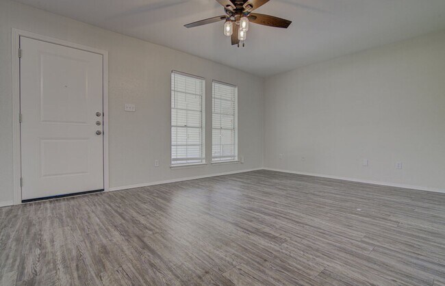 Photo - 5301 Indio Cir Unit B