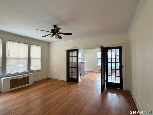 Photo - 41-43-43 Hebron St