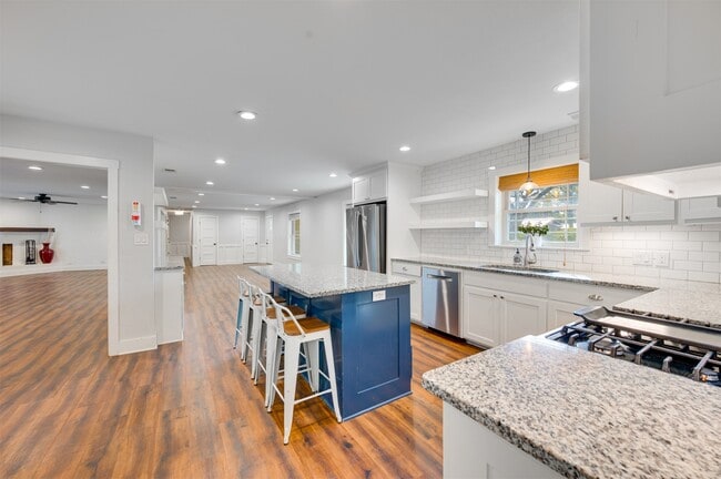 Photo - 215 Perryman Rd