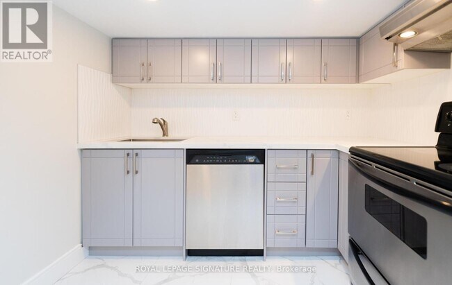 Photo - 263 Hounslow Ave