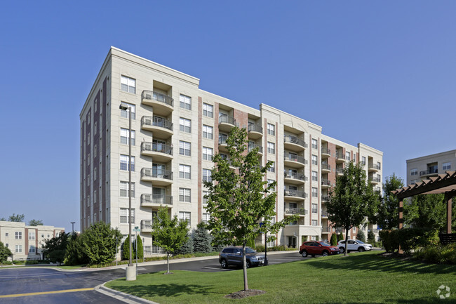 Building Photo - The Easton Downers Grove Rental