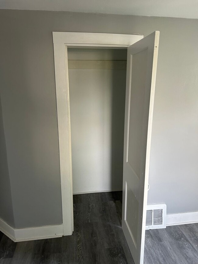 Photo - 2 Bedroom / 1 Bath House in Canton IL