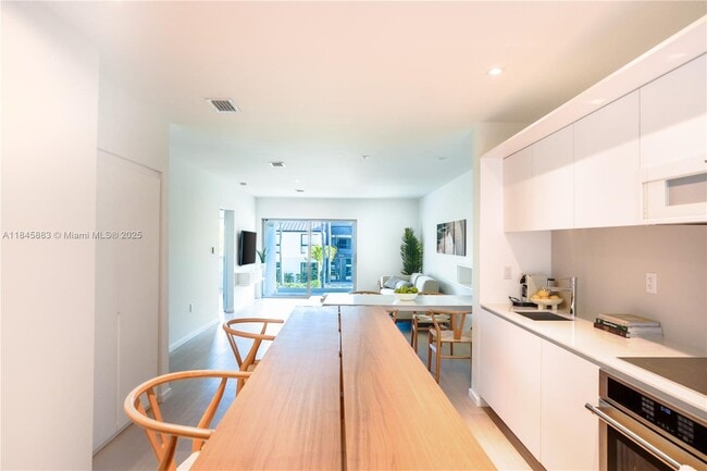 Building Photo - 201 Sunrise Dr Unit 102 Rental