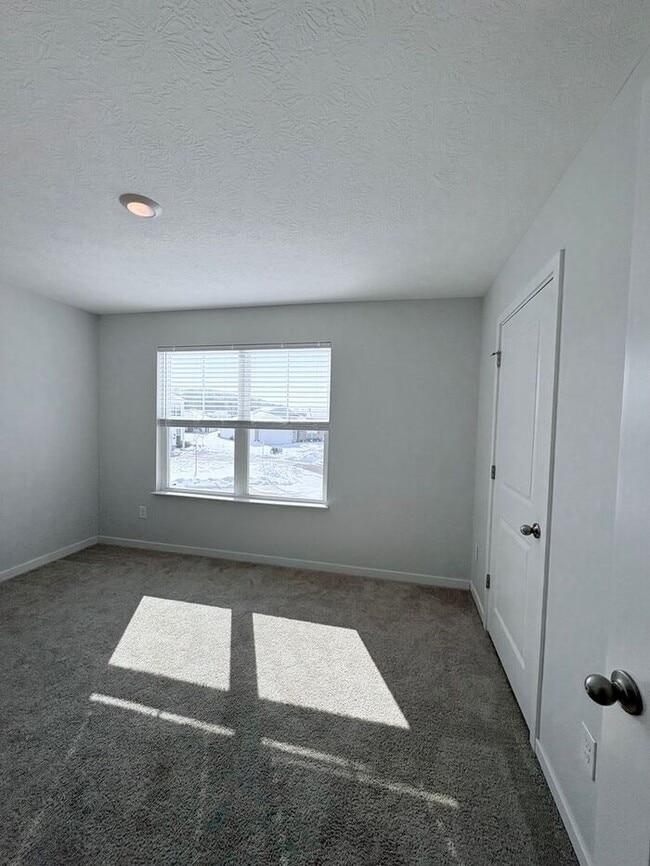 Photo - Charming 4 beds 2.5 baths in Newark!